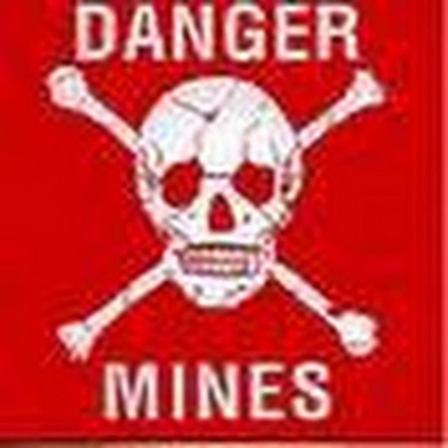 Гараж для кости табличка. Надпись минное поле. Дангер. Опасно мины. Минное поле табличка.