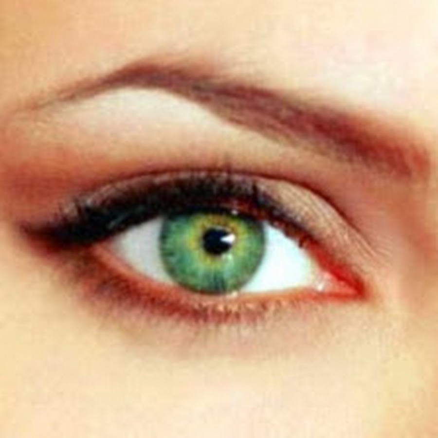 Цвета глаз у человека. Изумрудно зеленые глаза. Зелёно-голубые глаза. Зеленый цвет глаз это какой. Меняется цвет глаз.