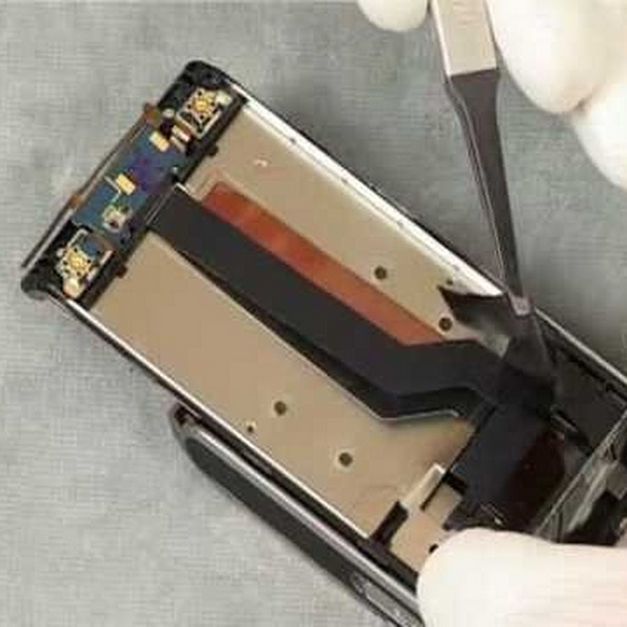 Ремонт se. Дисплей на айфон се. Iphone 5s батарея. Айфон 5s изнутри. Ремонт se.
