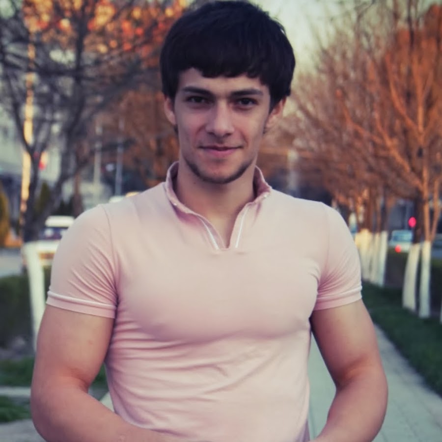 Алишер халилов повар биография. Биография ислама халилова. Алишер халилов плов. Алишер халилов. Магомед эльмурзаев грозный.