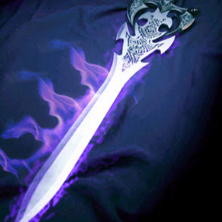 Пламенный меч вархаммер. Огненный меч днд. Flame blade. Пламенный меч люцифера. Меч в пламени.