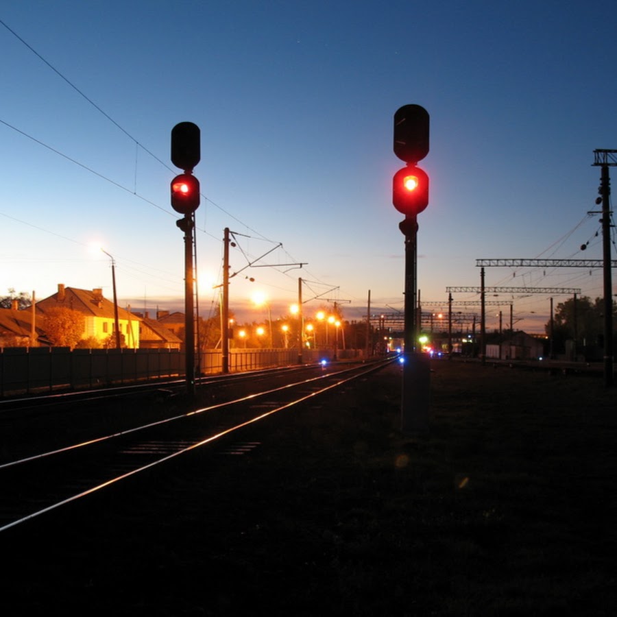 Белый сигнал жд. Входной светофор РЖД. Проходной светофор РЖД. Железнодорожный светофор. Входной светофор на железной дороге.