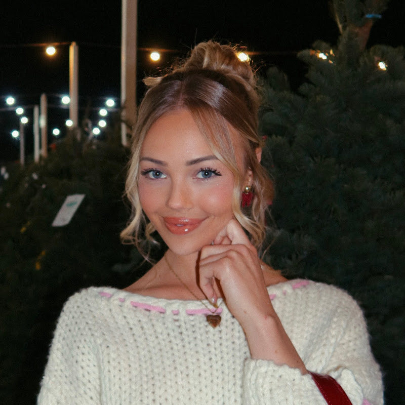 Claire Hogle YouTube Income Stats - SPEAKRJ Stats