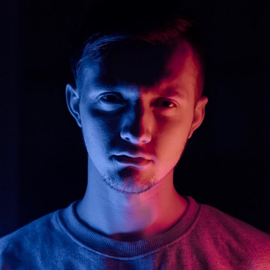 Гречаников не богат. Гречаников не богат. Grechanik певец. Гречаников не богат. Гречаник певец фото.