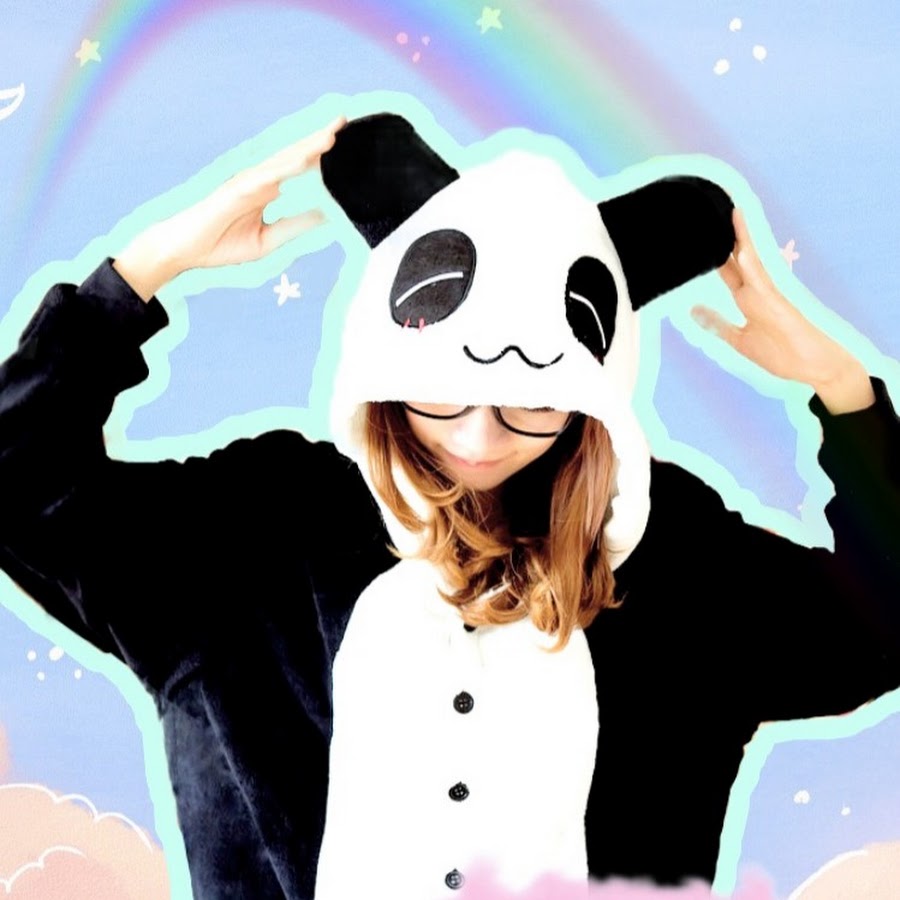 Пандочка блоггер. Девочка Панда. Девушка Панда. Красивые девушки в костюме панды. Панда на аву.