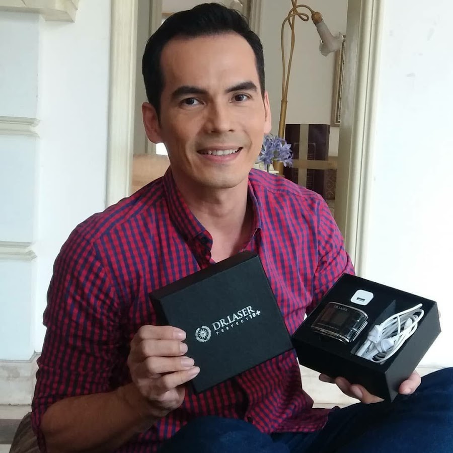 Robert kelso. Клеменс ладенбургер с дочерью фото. Доктор берг (dr. Хороший доктор шон мерфи постеры. Доктор боб келсо.