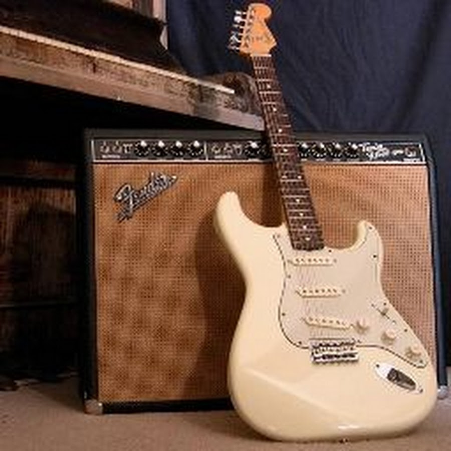 Гитар гитар будуар. Гитара Stratocaster. Гитара Fender Telecaster рок. Бас гитара стратокастер. Fender Stratocaster обои.