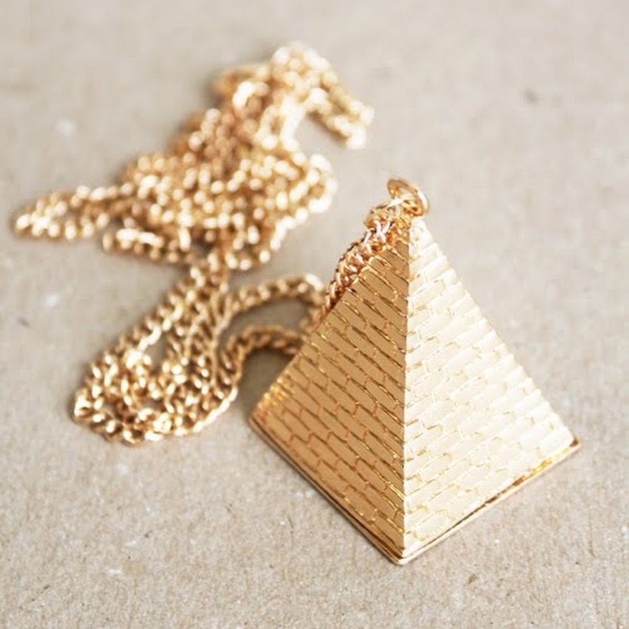 Пирамида из золота