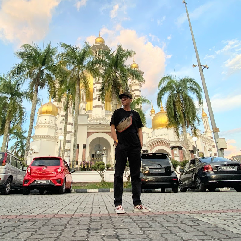 Pak Su Shamsul Ghau Ghau - 網紅的藏寶箱 