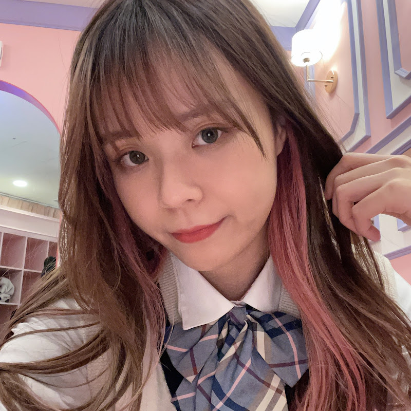 Karli Yan - 網紅的藏寶箱 