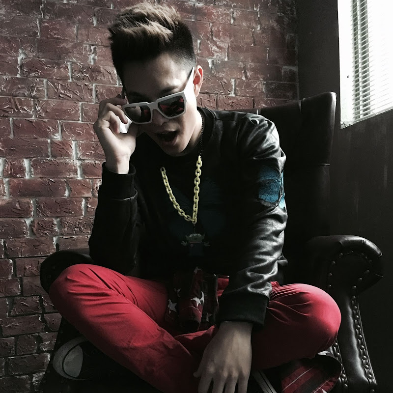 ECHO LEE  - 網紅的藏寶箱 