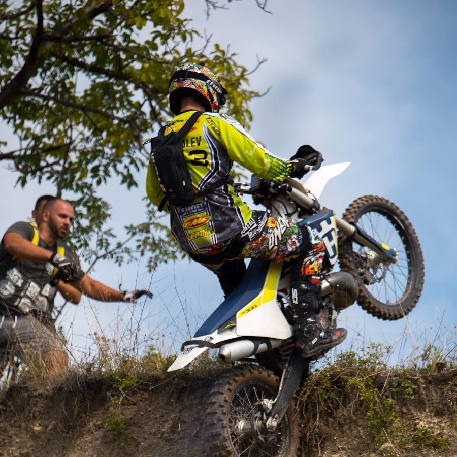 Эндуро алматы. Мото хускварна эндуро. Эндуро хард эндуро. Эндуро алматы. Эндуро мотоциклы red bull.