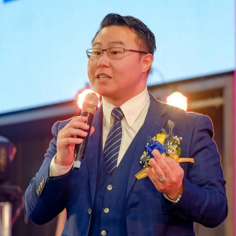 Roger Lee - 網紅的藏寶箱 