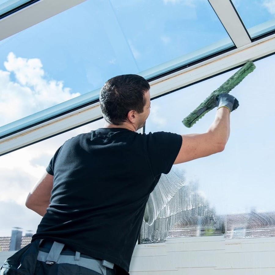 Зачем мыть окна в доме