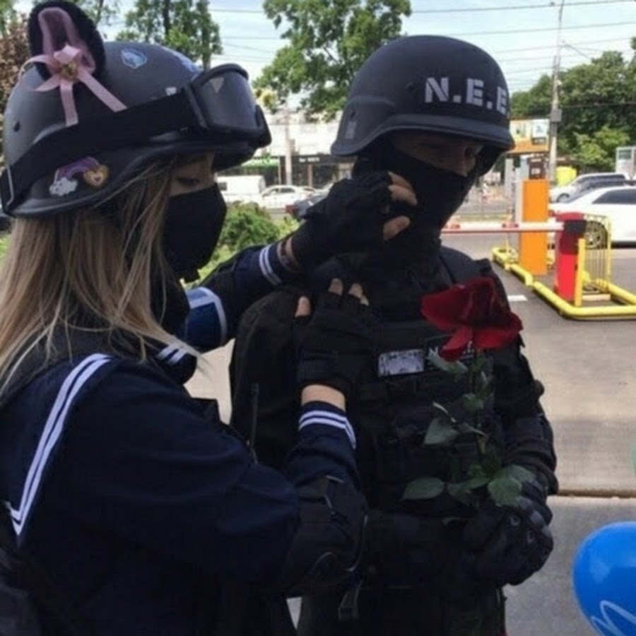 Полиция neet. Каска neet. Neet family. E. E.