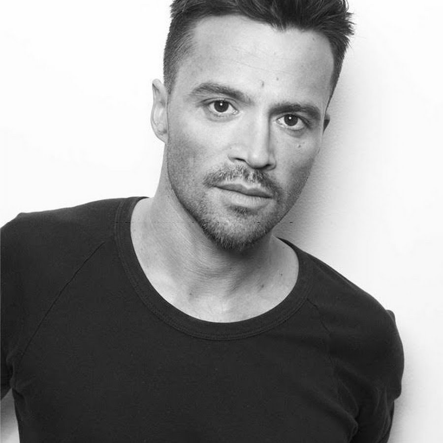 Дэмиэн уолш-хоулинг инстаграм. Damian soft. Дэмиан льюис в молодости. Дамьян хардунг. Damian soft.