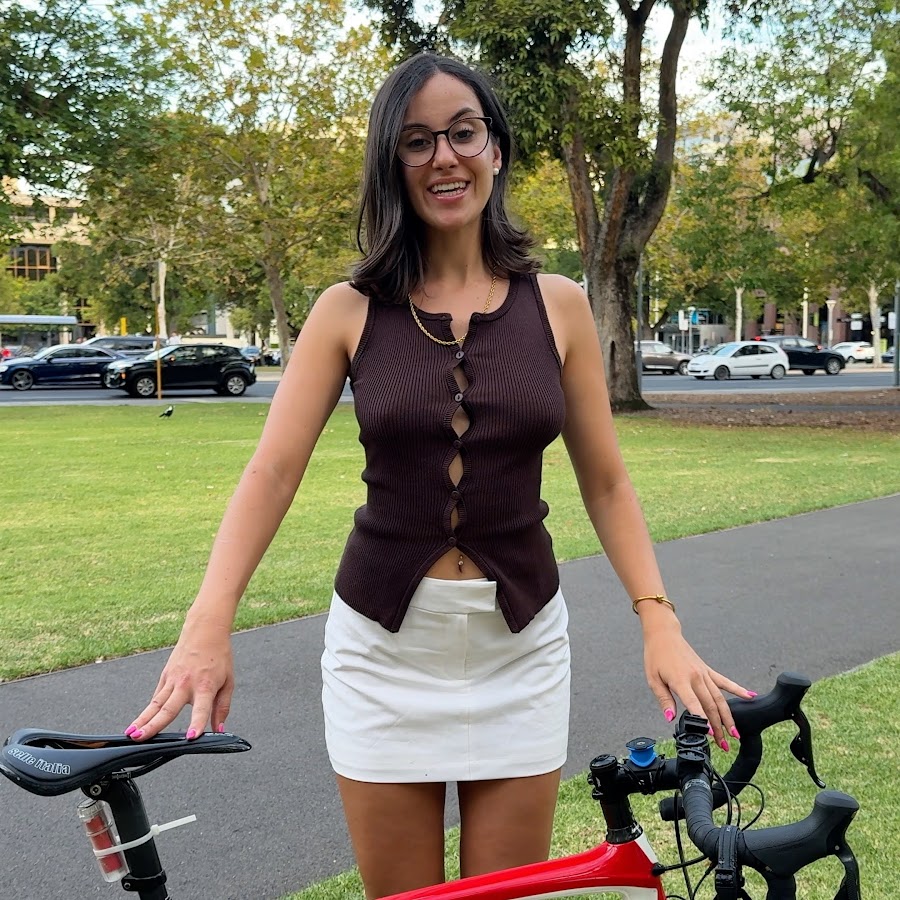 AKedOLTzgiT0yN_7eurJTTSfZTQNjJ02oFVrYD2Msn6sJg=s900-c-k-c0x00ffffff-no-rj