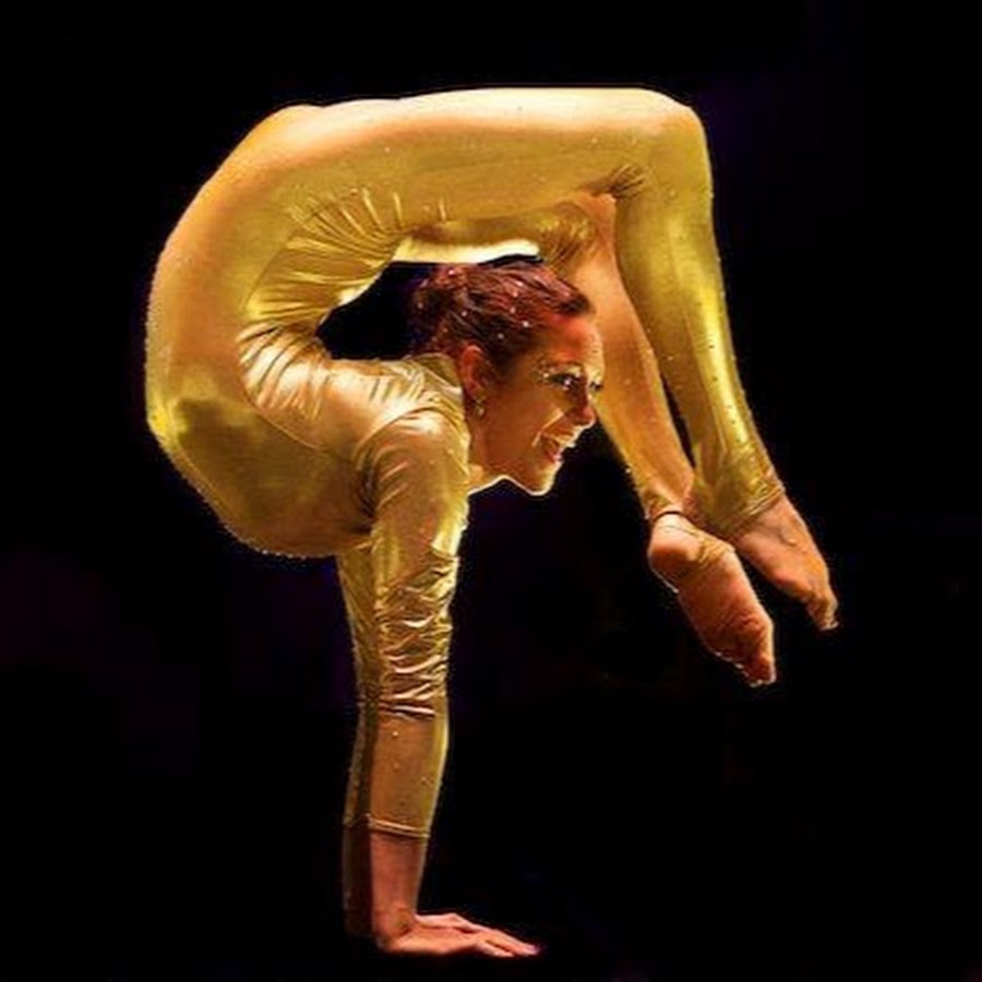 Конторсия каучук гибкие экстрим. Цирковой каучук Елена Колесова. Contortion каучук. Цирковые гимнастки каучук. Гибкие цирковые девушки
