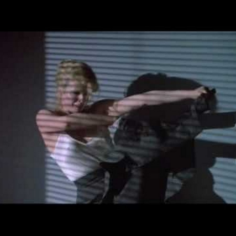 Девять с половиной недель 1986. 9 1/2 недель (1985) nine 1/2 weeks. Девять с половиной недель трейлер. 9,5 недель. Песня из 9.