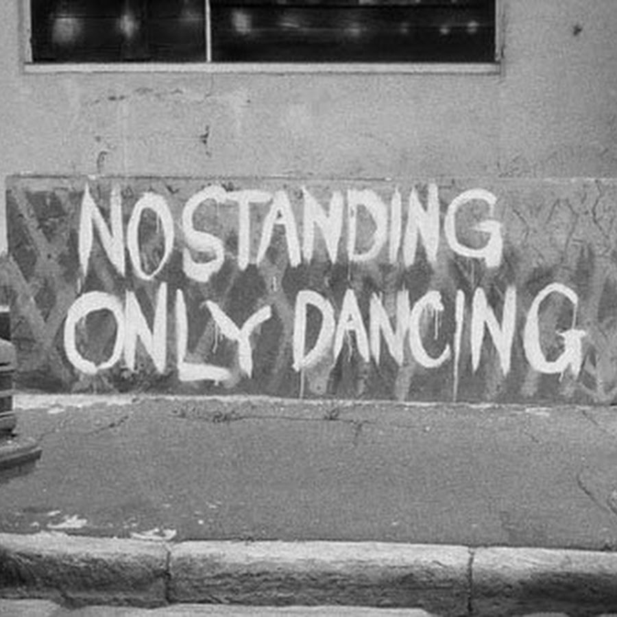 Standing only. Standing only. Room only. стим вр. тадасана у стены.