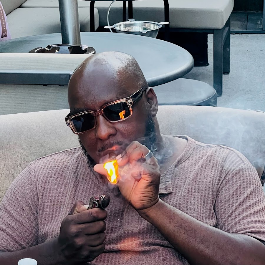 AMLnZu-lgnvOvMwzXRVUwqxjLuu82eYZsxQ9Q7NiLt8mmxw=s900-c-k-c0x00ffffff-no-rj