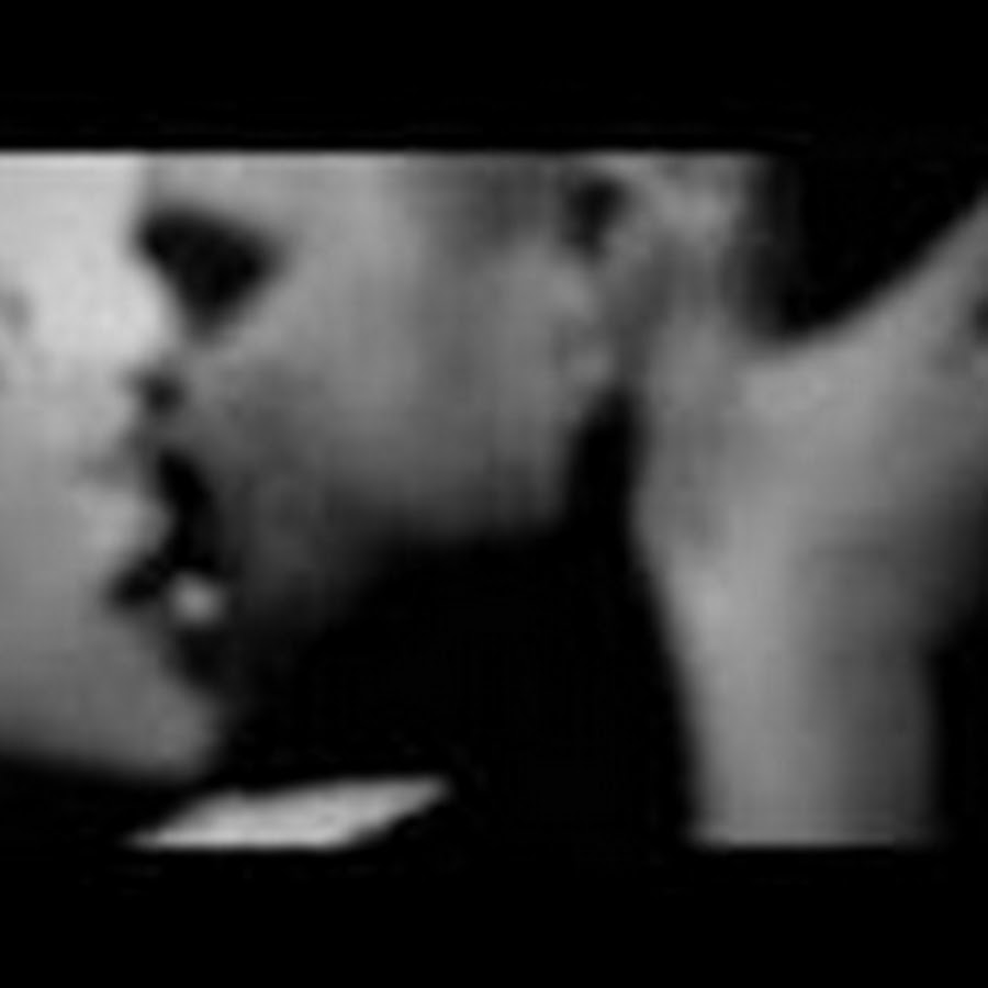 Юлианна караулова выпускной 2020 муз тв. Клип разбил любовь. Клип разбил любовь. Клип разбил любовь. Клип разбил любовь.