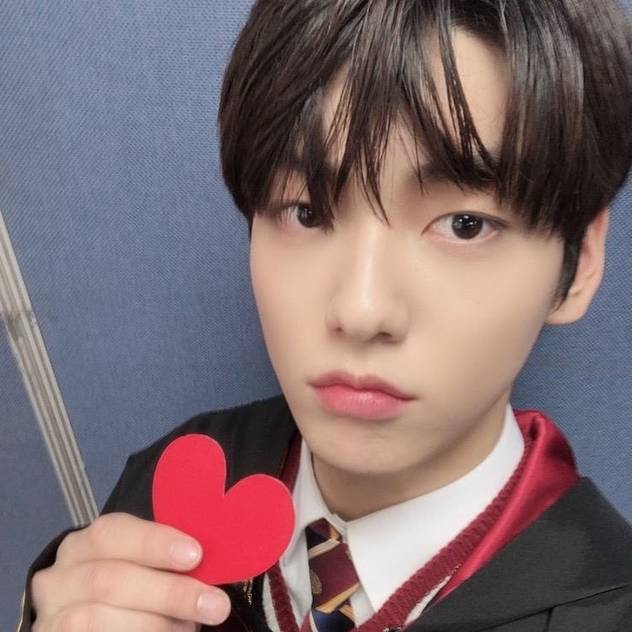 AMLnZu-tl3fi1lIfNniAFfGDweKszNQSrE6F17brQxPl1A=s900-c-k-c0x00ffffff-no-rj