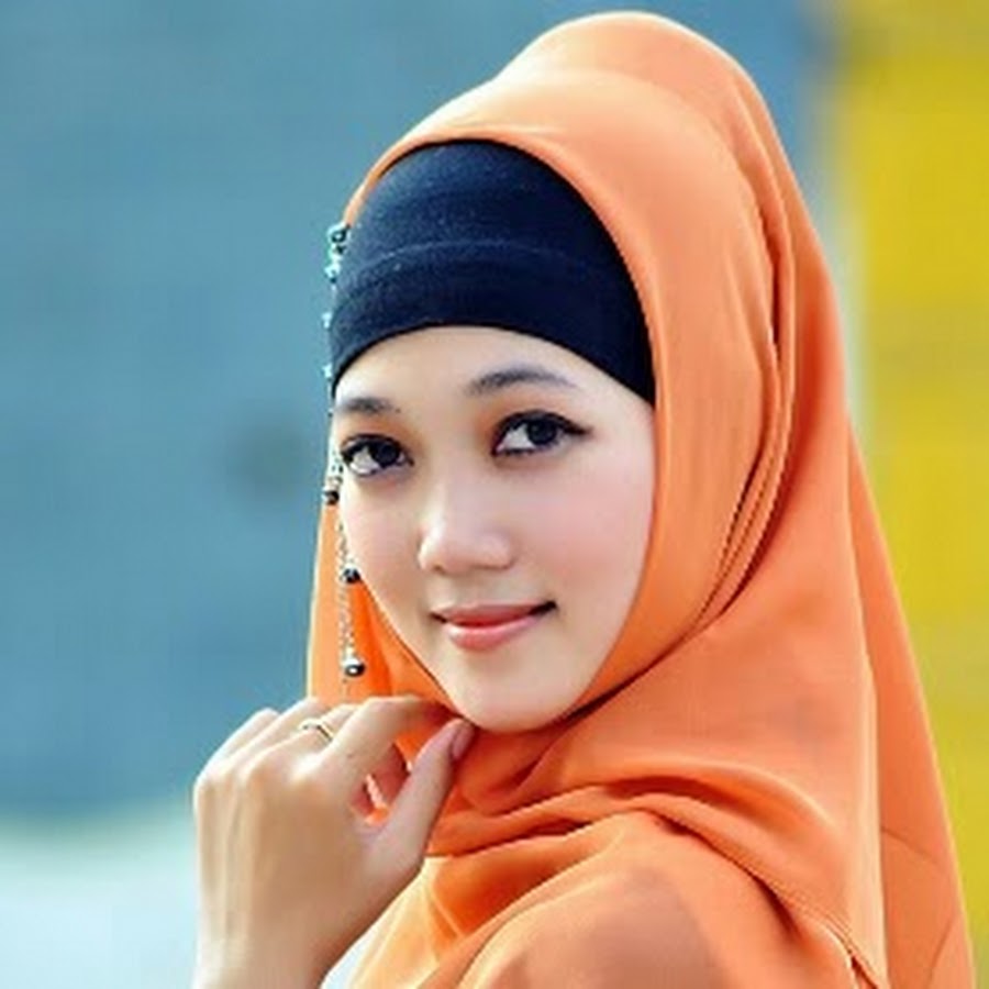 Jilbab video. Kyrgyz Jilbab. Cewek. Cantik. Anu wanita.