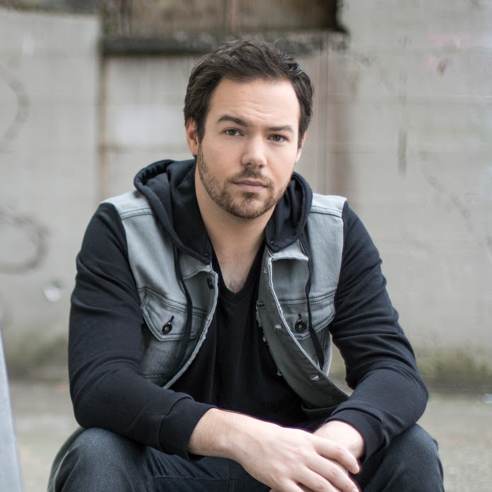 MandoPony Net Worth & Earnings (2026)