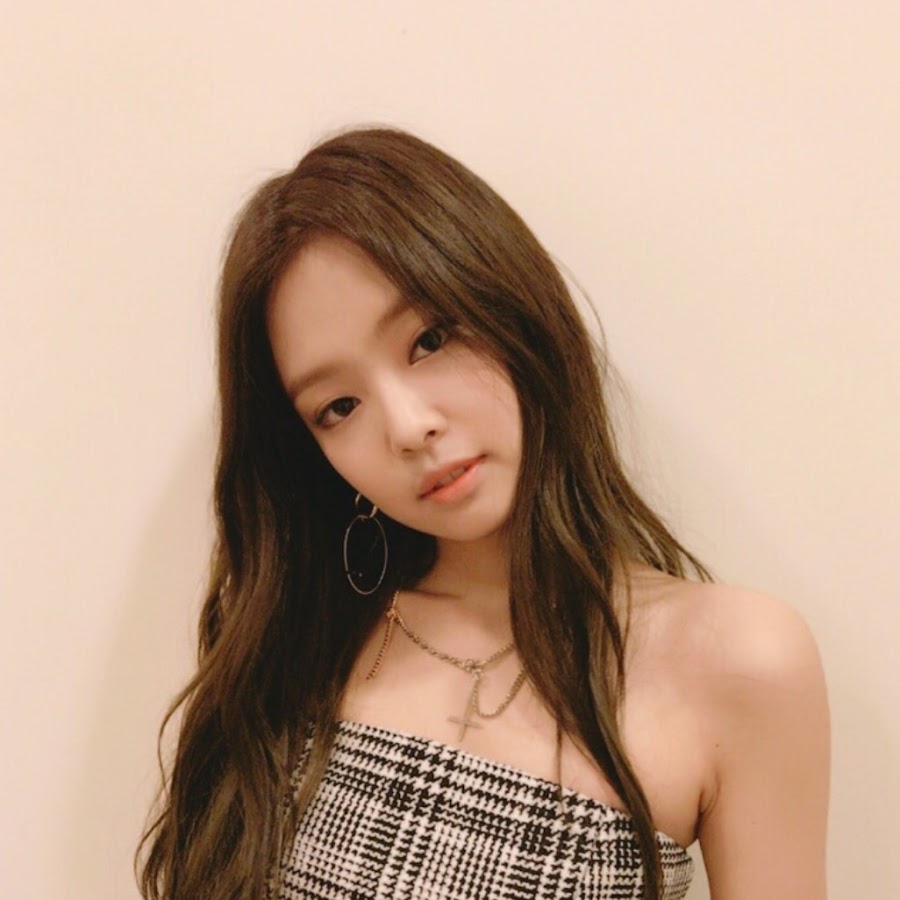 Блэк пинк дженни ким. Black pink jennie. Jennie blackpink. J e n n i x. J e n n i x.