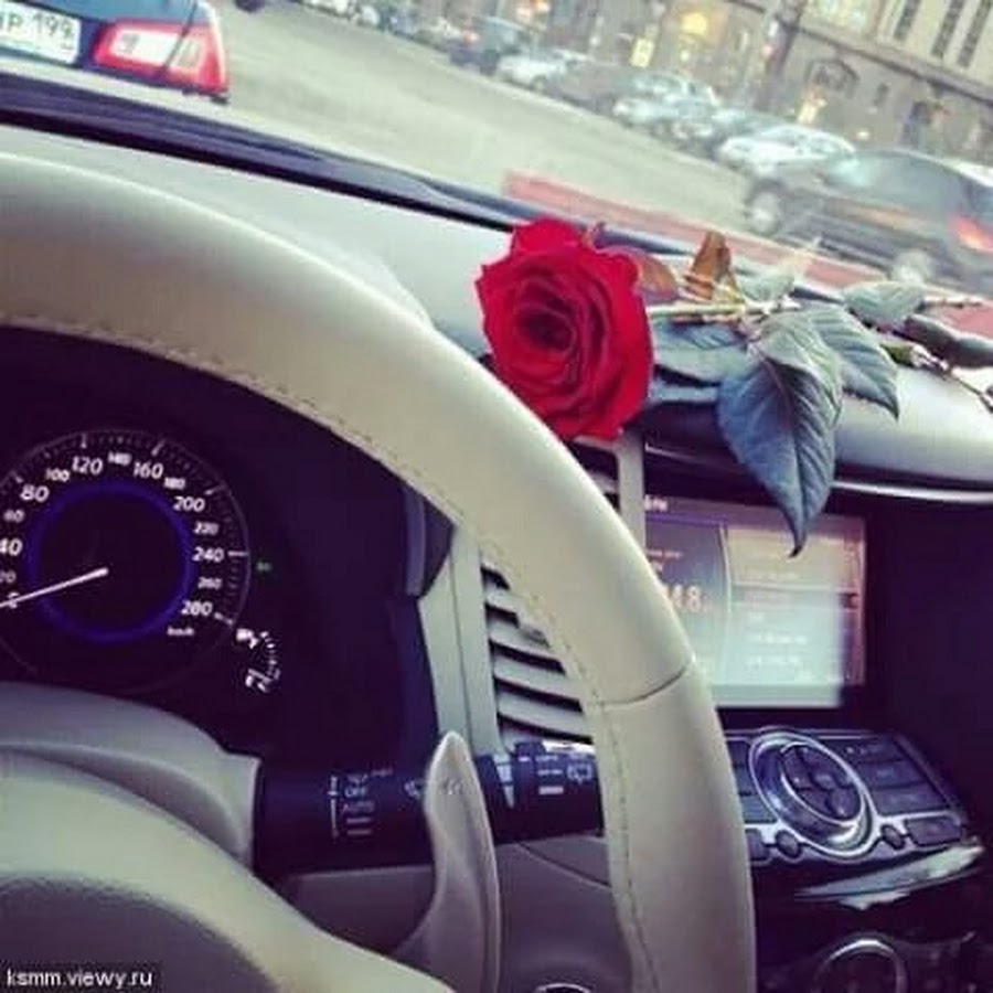 Цветы на руле