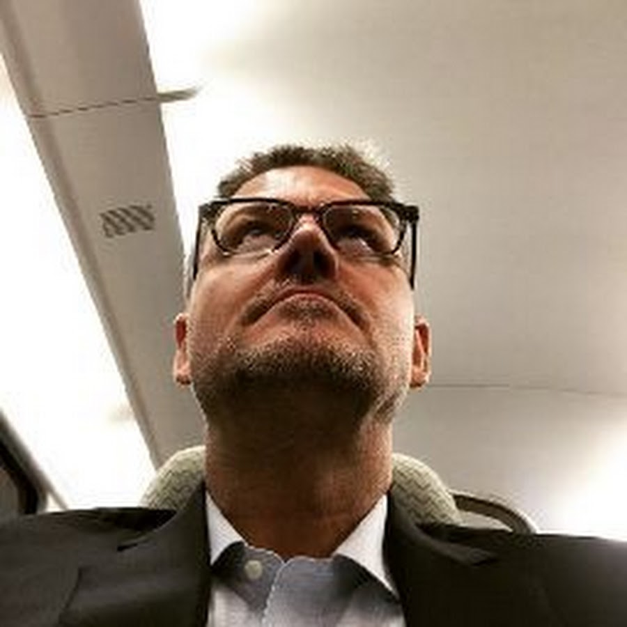 AMLnZu83AdBXt_EmoSr3VG021cwZPPjU62iaB6gAUW=s900ckc0x00ffffffnorj