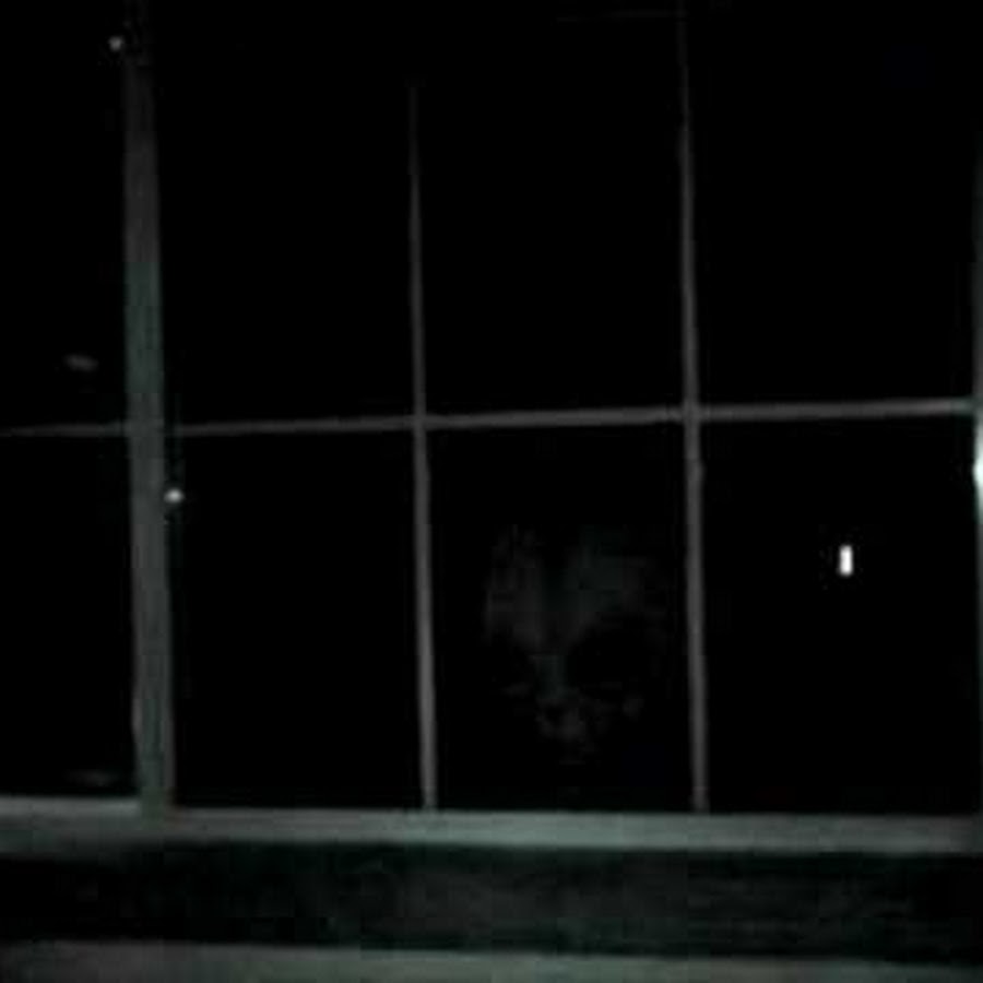 Demon in the window. Окно вид из окна. Demon in the window. Demon in the window. Человек за окном.