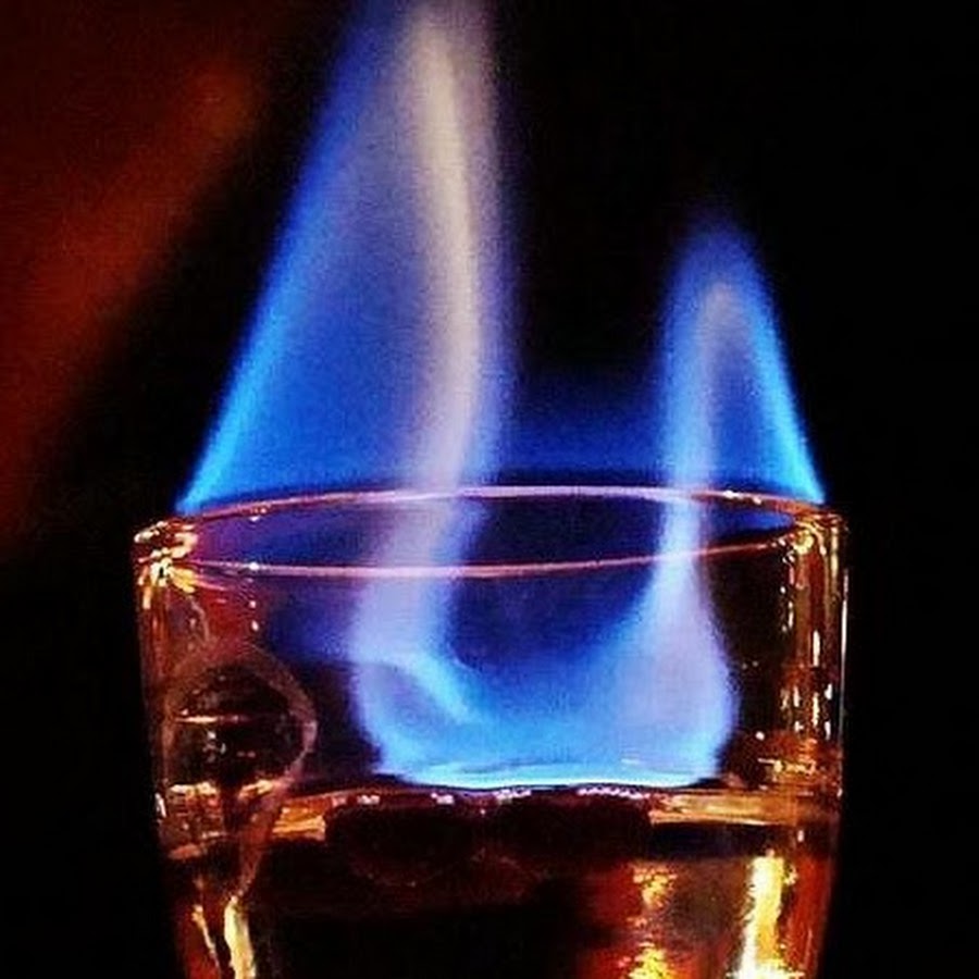 самогон горит. роял фламбе коктейль. самогон горит синим пламенем. самогон горит. самогон горит.