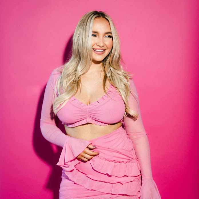 Kenzie Elizabeth Net Worth & Earnings (2026)