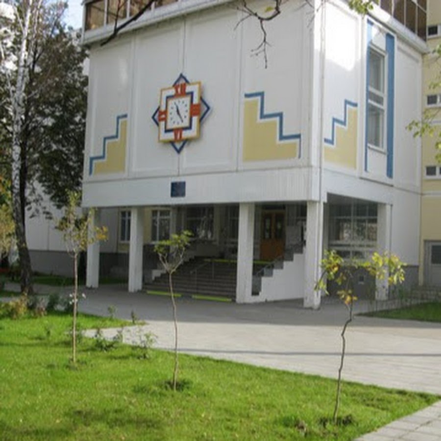 гбоу школа 2042 имени лазаревых. школа 2042 имени лазаревых. школа 2042 футбольная. одесская улица москва школа 2042. школа 2042.