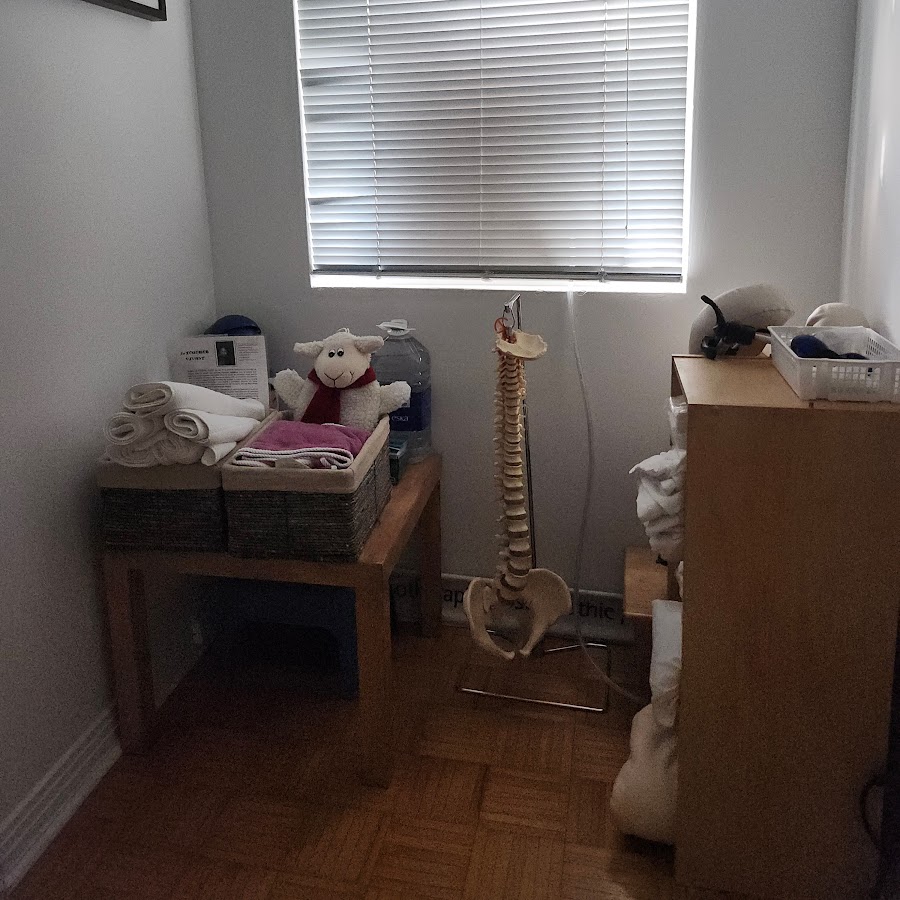 Красивая улыбка ребенка. Кто миру улыбается в того и мир. Улыбнись жизни. Мир улыбается. Улыбнись.