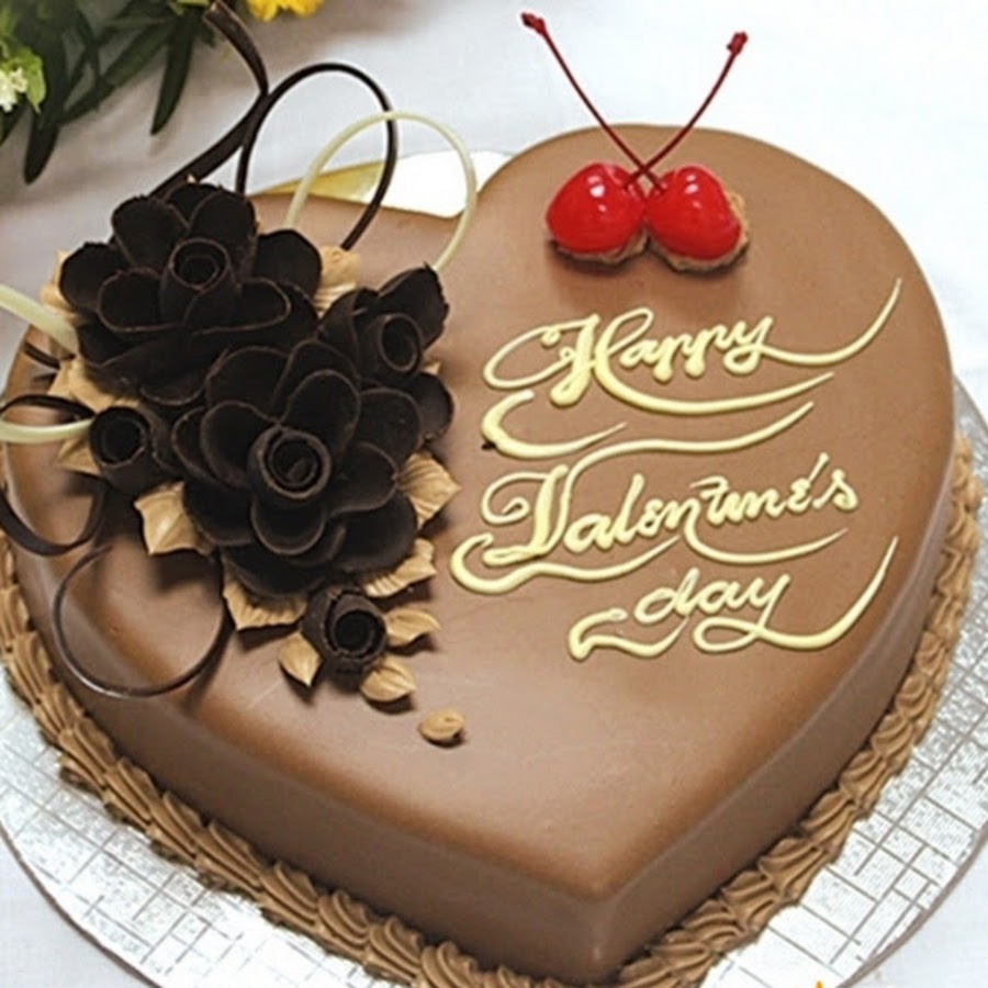 Надписи на торт на английском. Шоколадный торт с надписью. Надпись на торте шоколадом. Шоколадная надпись на тортик. Happy Birthday надпись красивая для торта