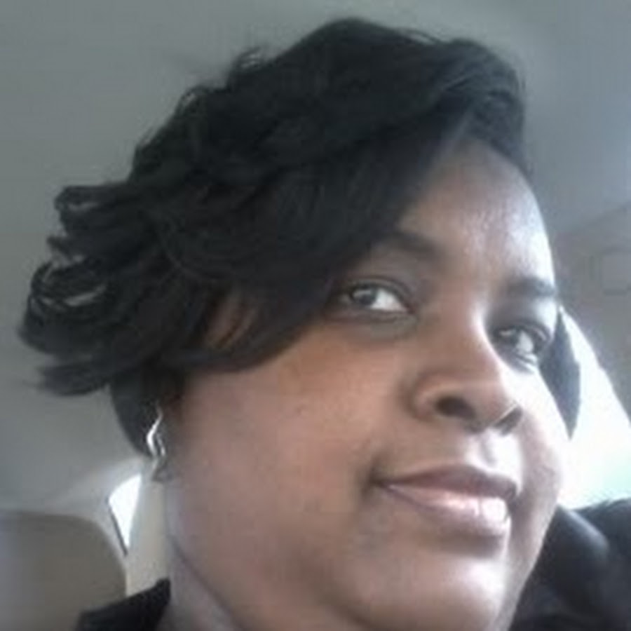 AMLnZu8Qbg_JmoLxdHAmua2UKZz2fNWKIHse10jsG-x7=s900-c-k-c0x00ffffff-no-rj