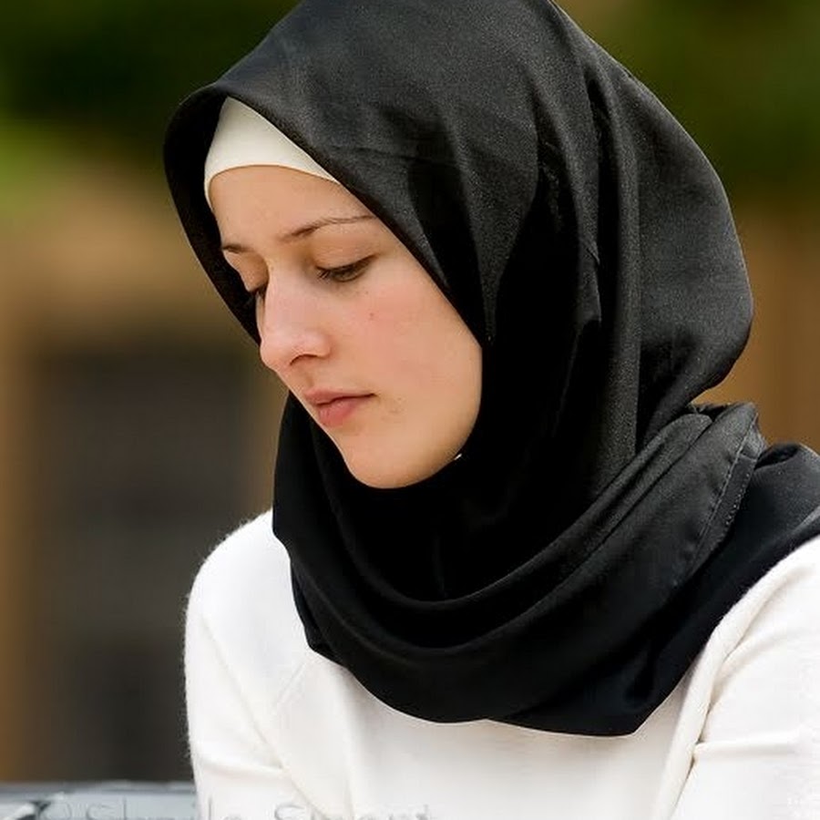 Мусульманки девственницы. Хиджаб Шиа. Девушка в платке. Девушка мусульманка.