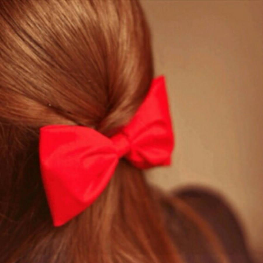 Картинка девушка с бантиком