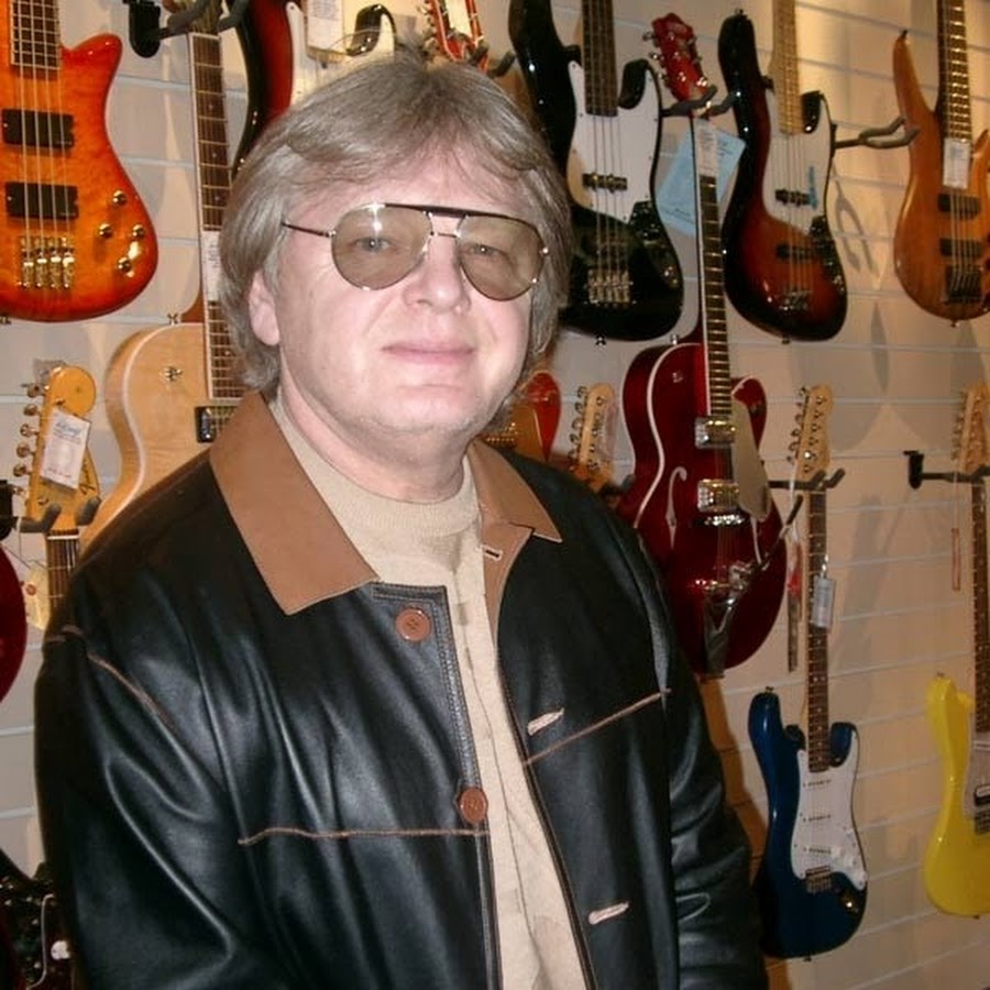 Юрий Антонов