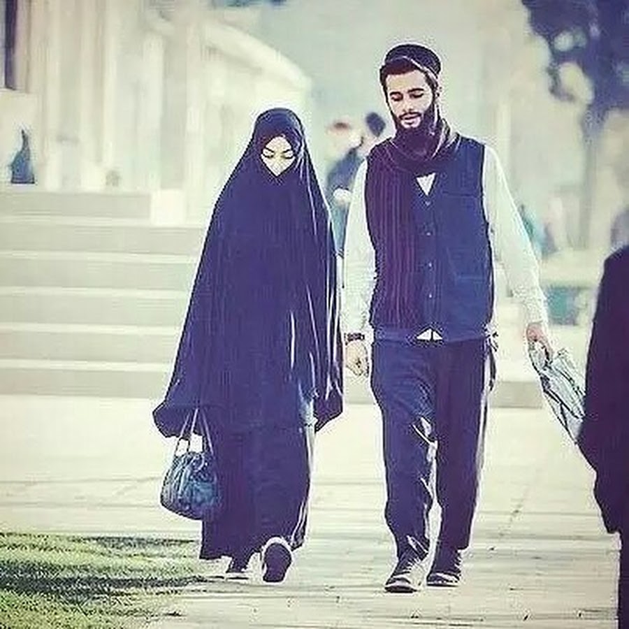 Братья и сестры мусульмане. Мусульманские пары. Мусульманка с мужем. Девушка в хиджабе с парнем. Парень в хиджабе.