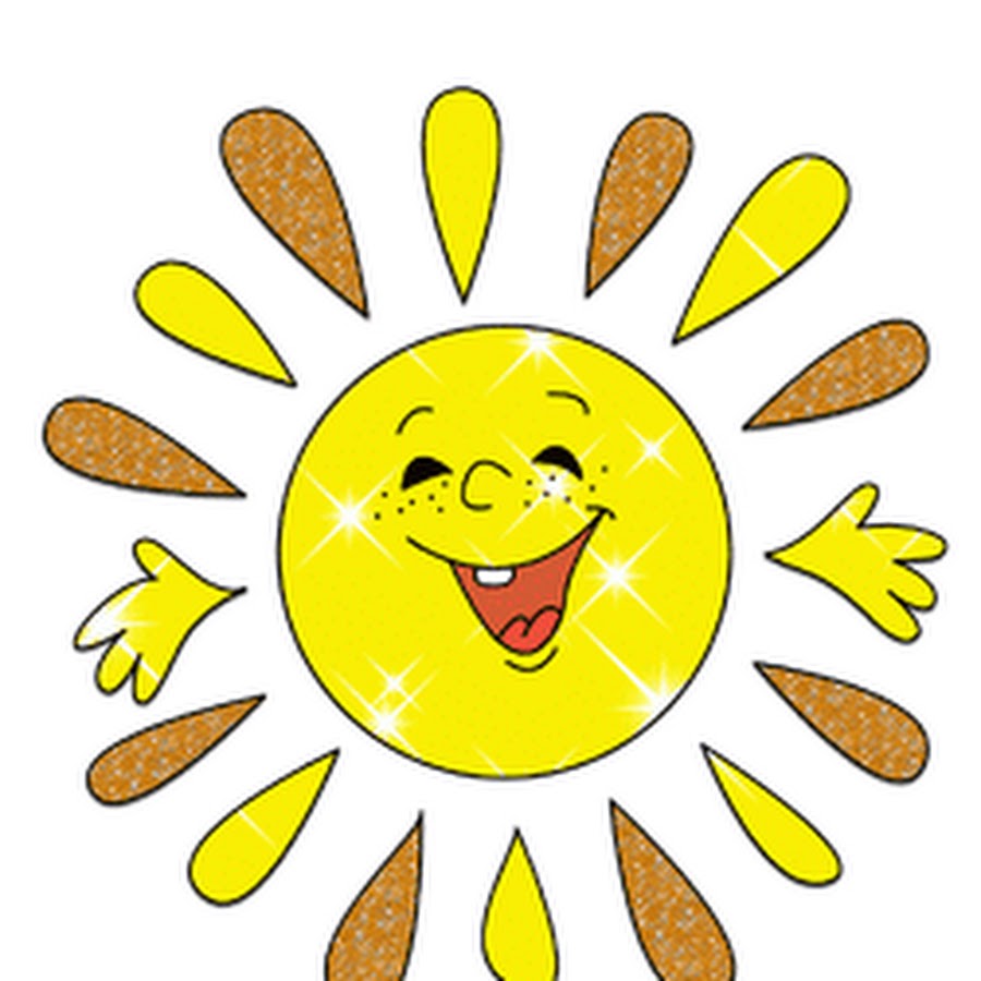 Друзья на пляже. Счастливые дети солнце. Лето веселье. Дети лето радость. Много детей с шариками.