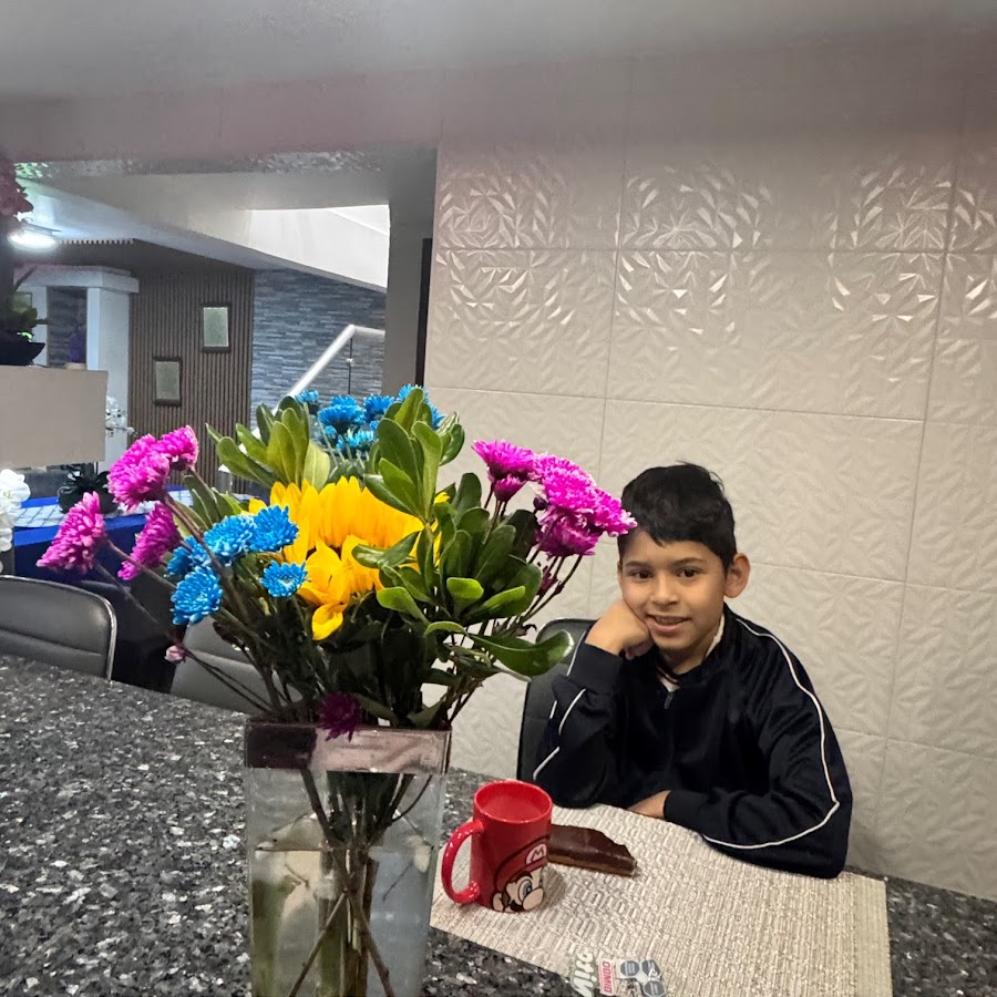 AMLnZu8uZNev0PyzLOJnJalKxs5rBuvc1i4_grGLxPsyWU=s900ckc0x00ffffffnorj