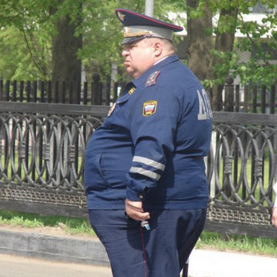 Толстый мент