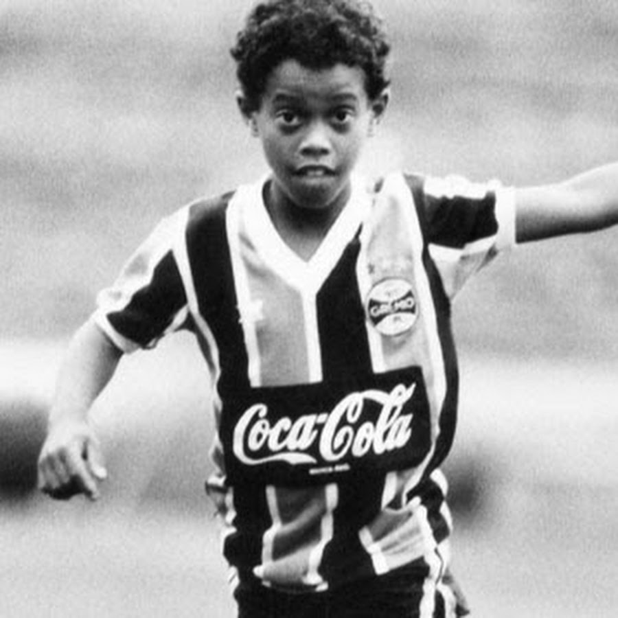 Роналдиньо футболист в молодости