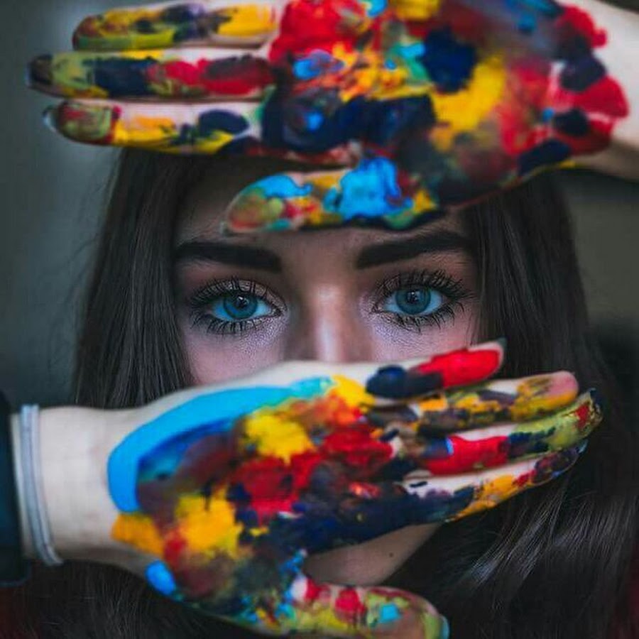 Селфи девушки в красках осени