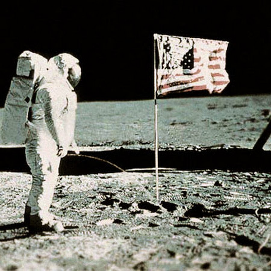 Россия была на луне. Американцы на Луне Стэнли Кубрика. Стенли Кубрик – «я снимал высадку на луну». Советский флаг на Луне. Флаг СССР на Луне.