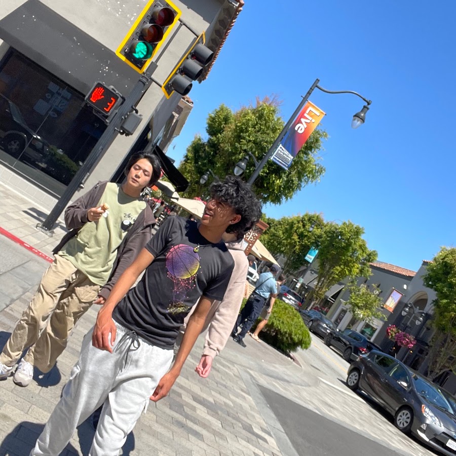 AMLnZu9aNWGJuVKRhvB5ILl0r2oLbjr9YklBpWTWjU3lWg=s900-c-k-c0x00ffffff-no-rj